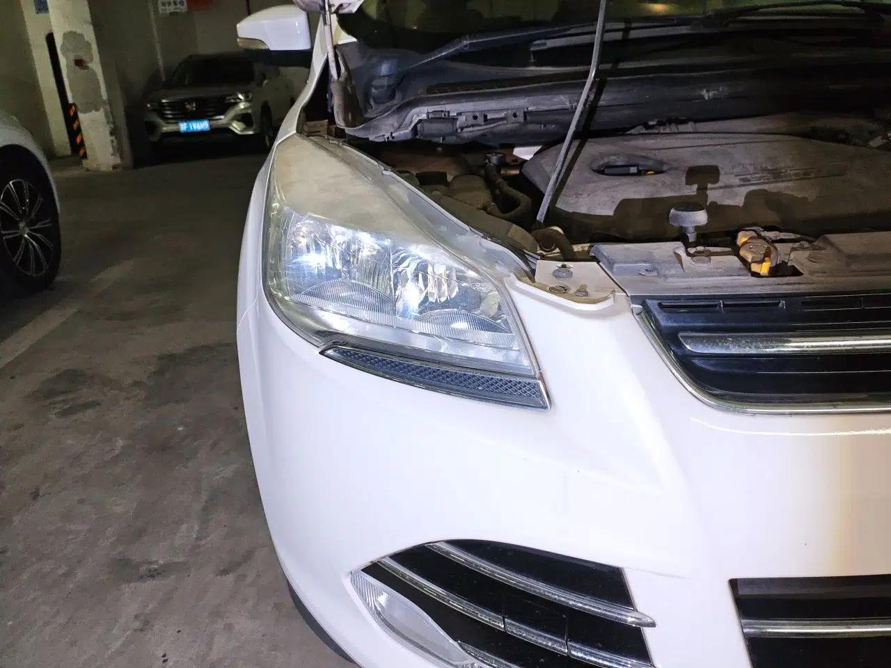 Ford Kuga 2013 1.6L GTDi Two-Wheel-Drive Trend Model — миниатюра 7