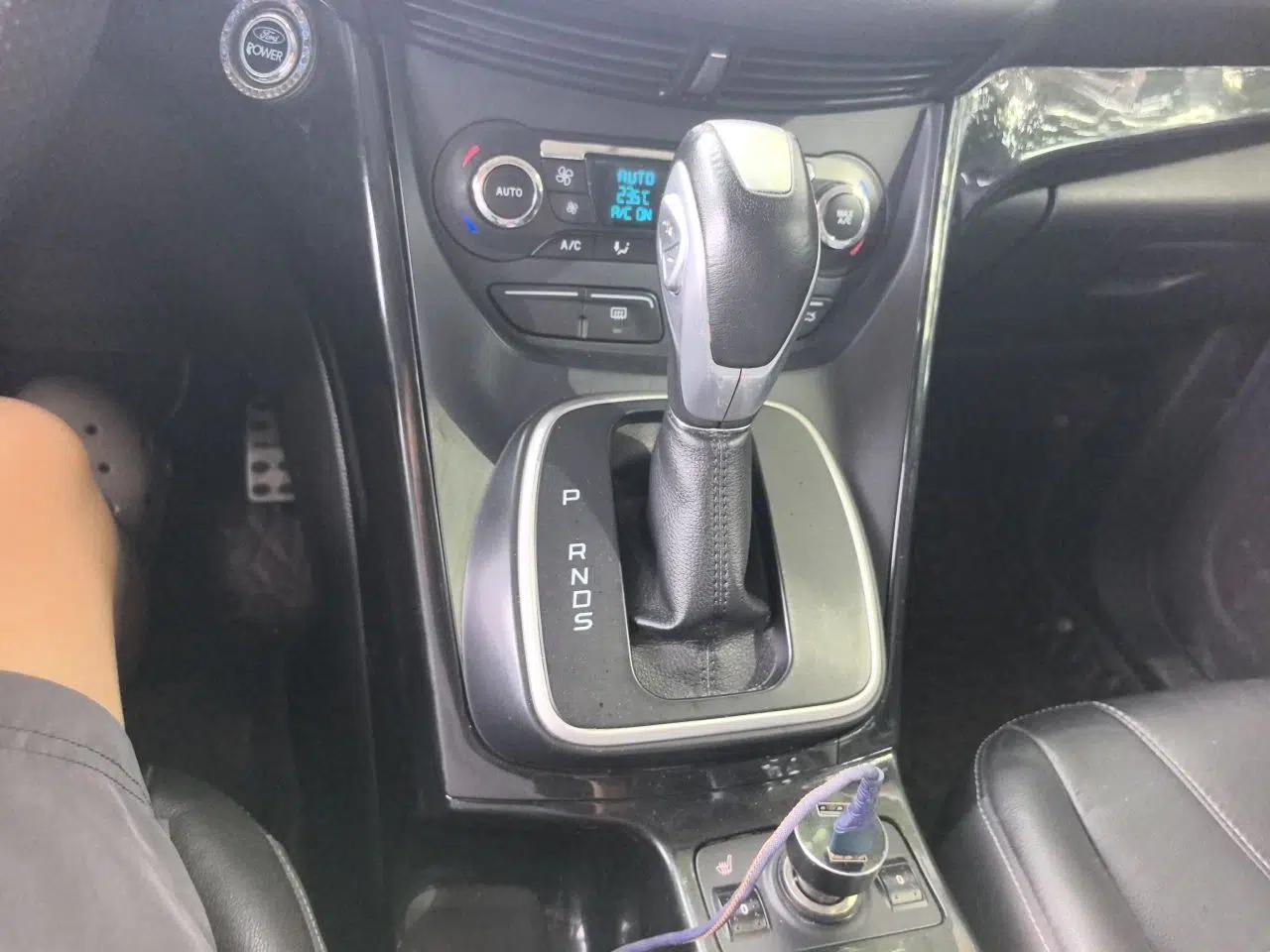 Ford Kuga 2013 2.0L GTDi Four-Wheel-Drive Sport Model — миниатюра 14