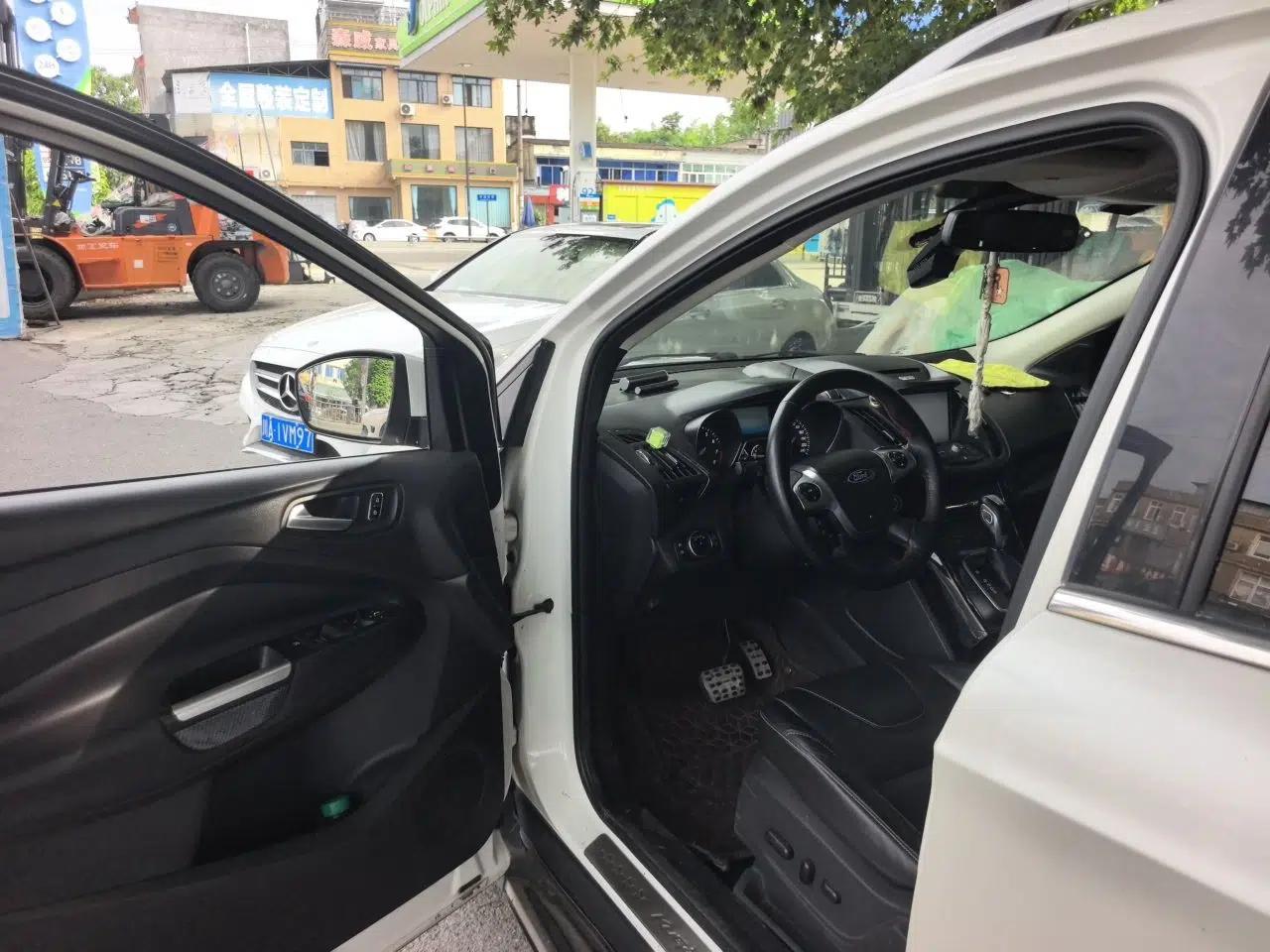 Ford Kuga 2013 2.0L GTDi Four-Wheel-Drive Sport Model — миниатюра 16