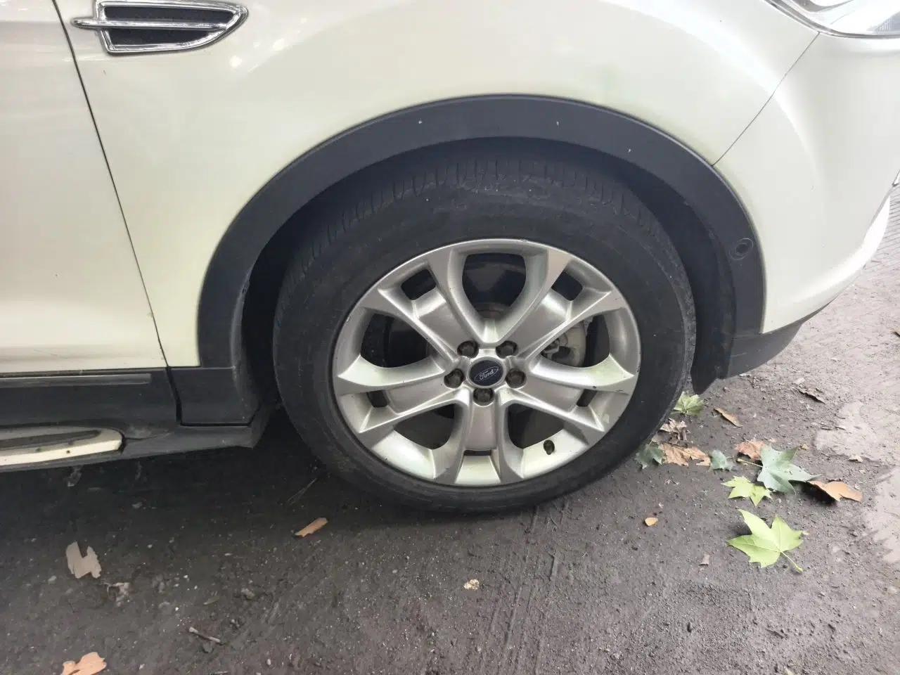 Ford Kuga 2013 2.0L GTDi Four-Wheel-Drive Sport Model — миниатюра 8