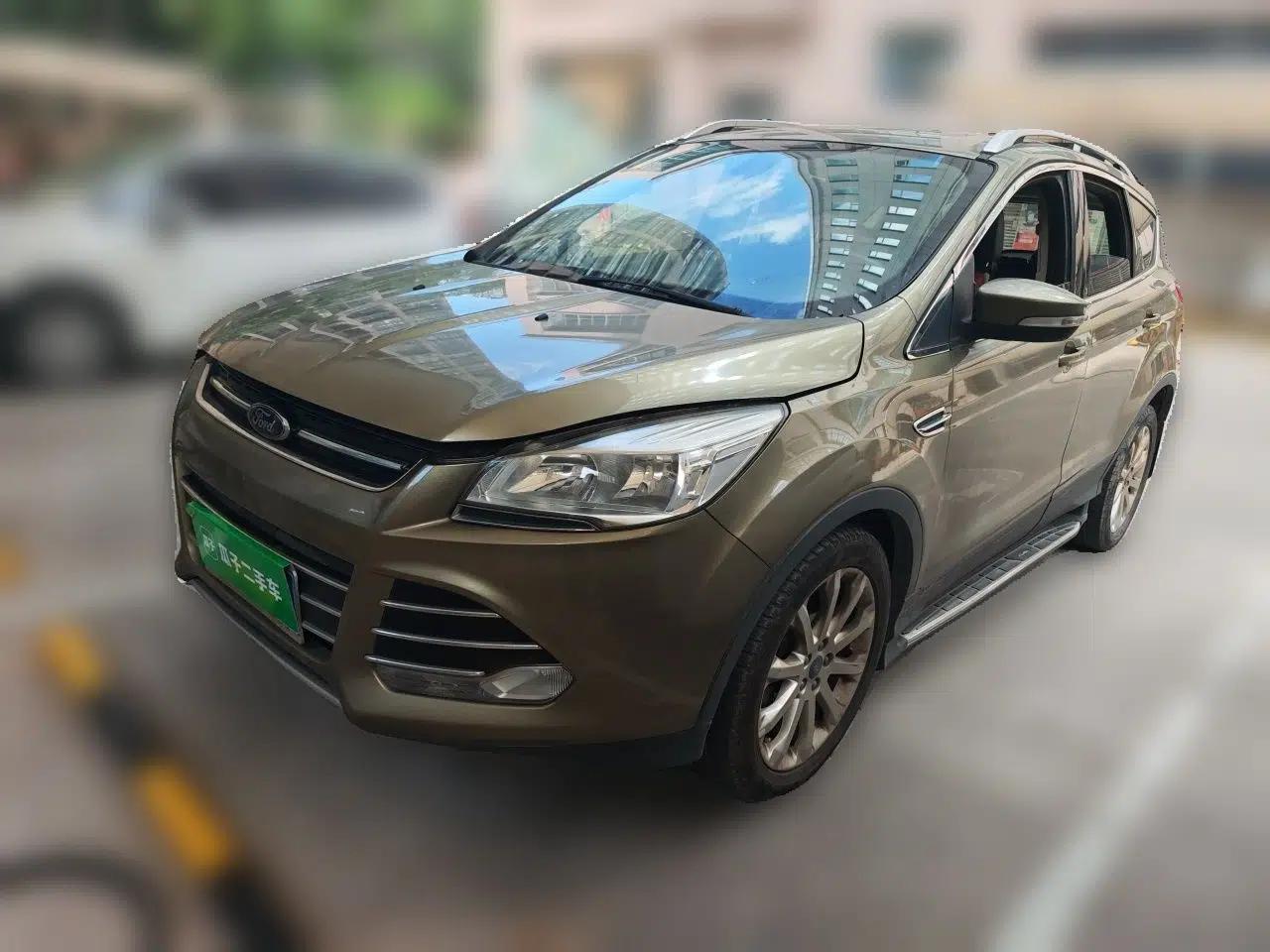 Ford Kuga 2015 1.5L GTDi Two-Wheel Drive Fashion Edition — миниатюра 1