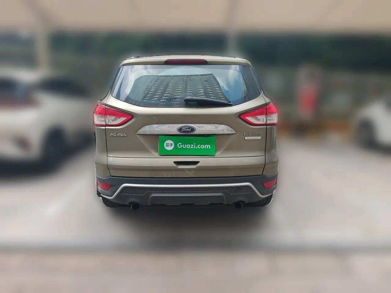 Ford Kuga 2015 1.5L GTDi Two-Wheel Drive Fashion Edition — миниатюра 5