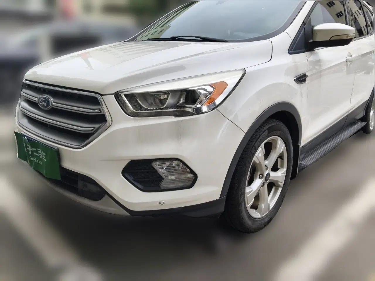 Ford Kuga 2018 EcoBoost 180 Two-Wheel-Drive Platinum Edition — миниатюра 1