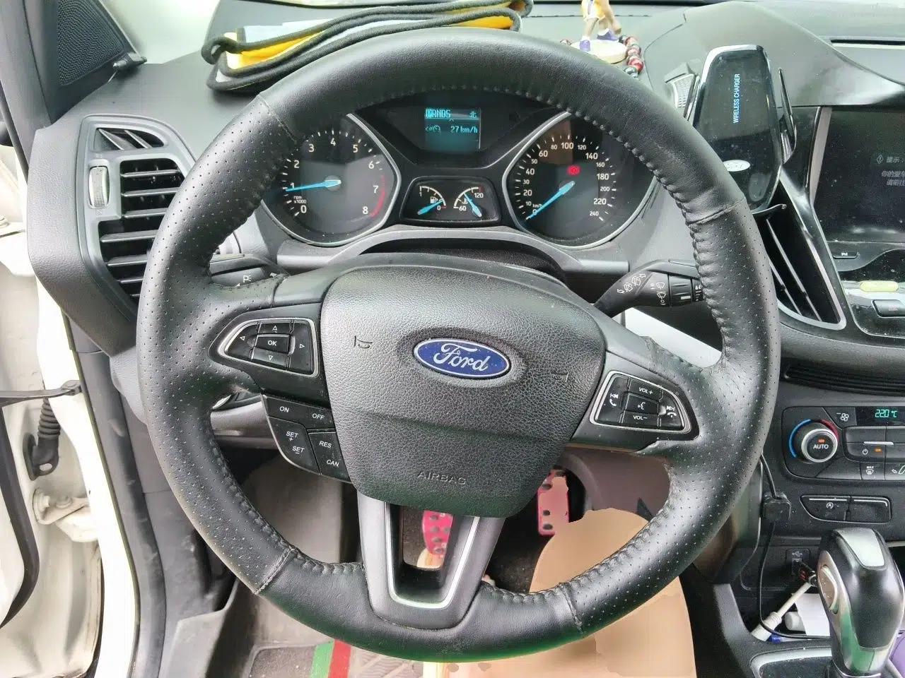 Ford Kuga 2018 EcoBoost 180 Two-Wheel-Drive Platinum Edition — миниатюра 14