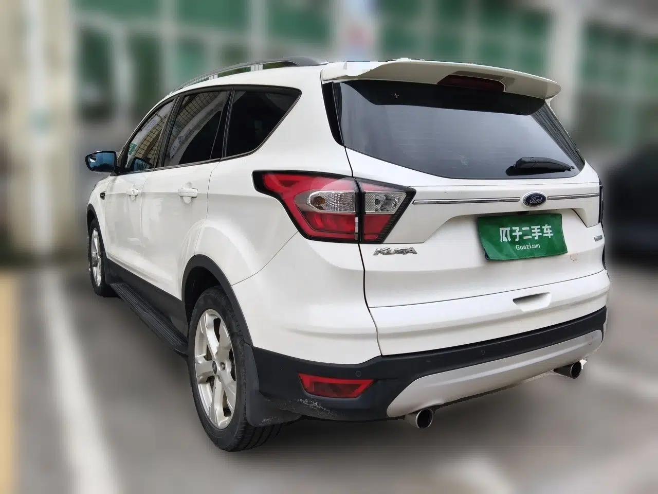 Ford Kuga 2018 EcoBoost 180 Two-Wheel-Drive Platinum Edition — миниатюра 4