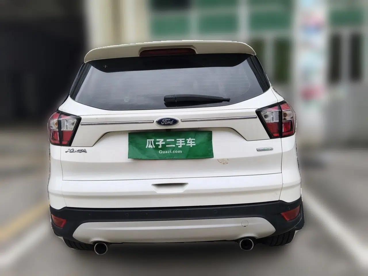 Ford Kuga 2018 EcoBoost 180 Two-Wheel-Drive Platinum Edition — миниатюра 5