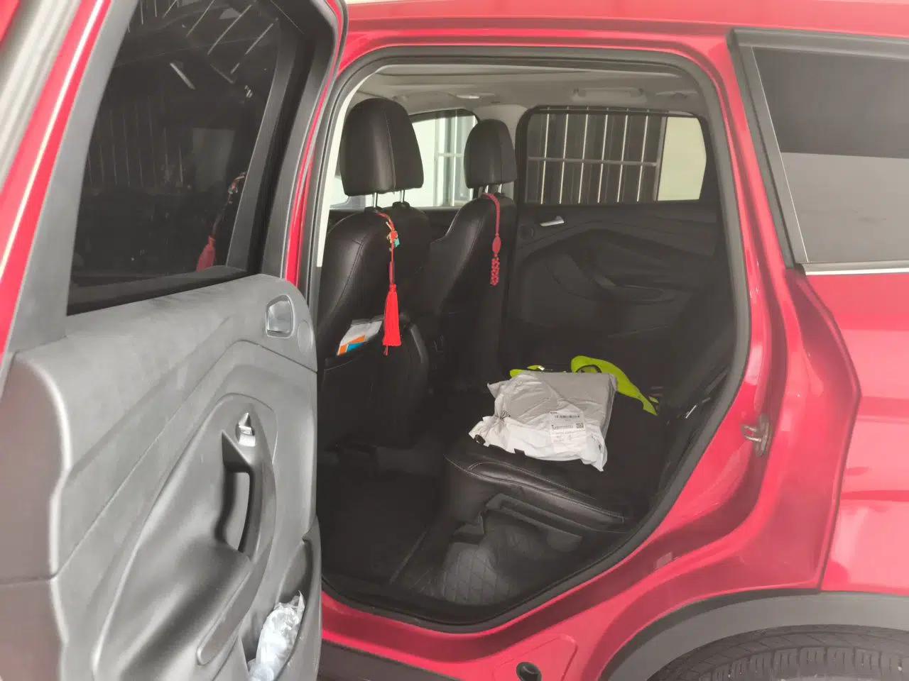 Ford Kuga 2013 2.0L GTDi Four-Wheel-Drive Sport Model — миниатюра 17