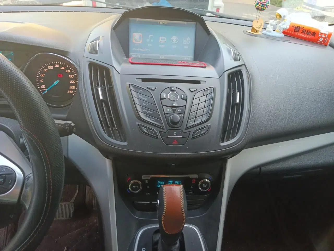 Ford Kuga 2013 1.6L GTDi Two-Wheel-Drive Trend Model — миниатюра 13