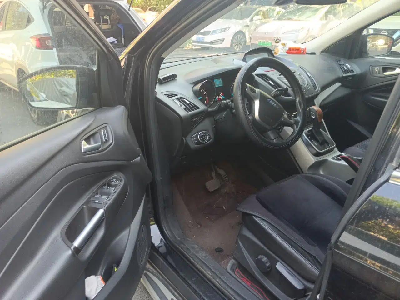 Ford Kuga 2013 1.6L GTDi Two-Wheel-Drive Trend Model — миниатюра 16