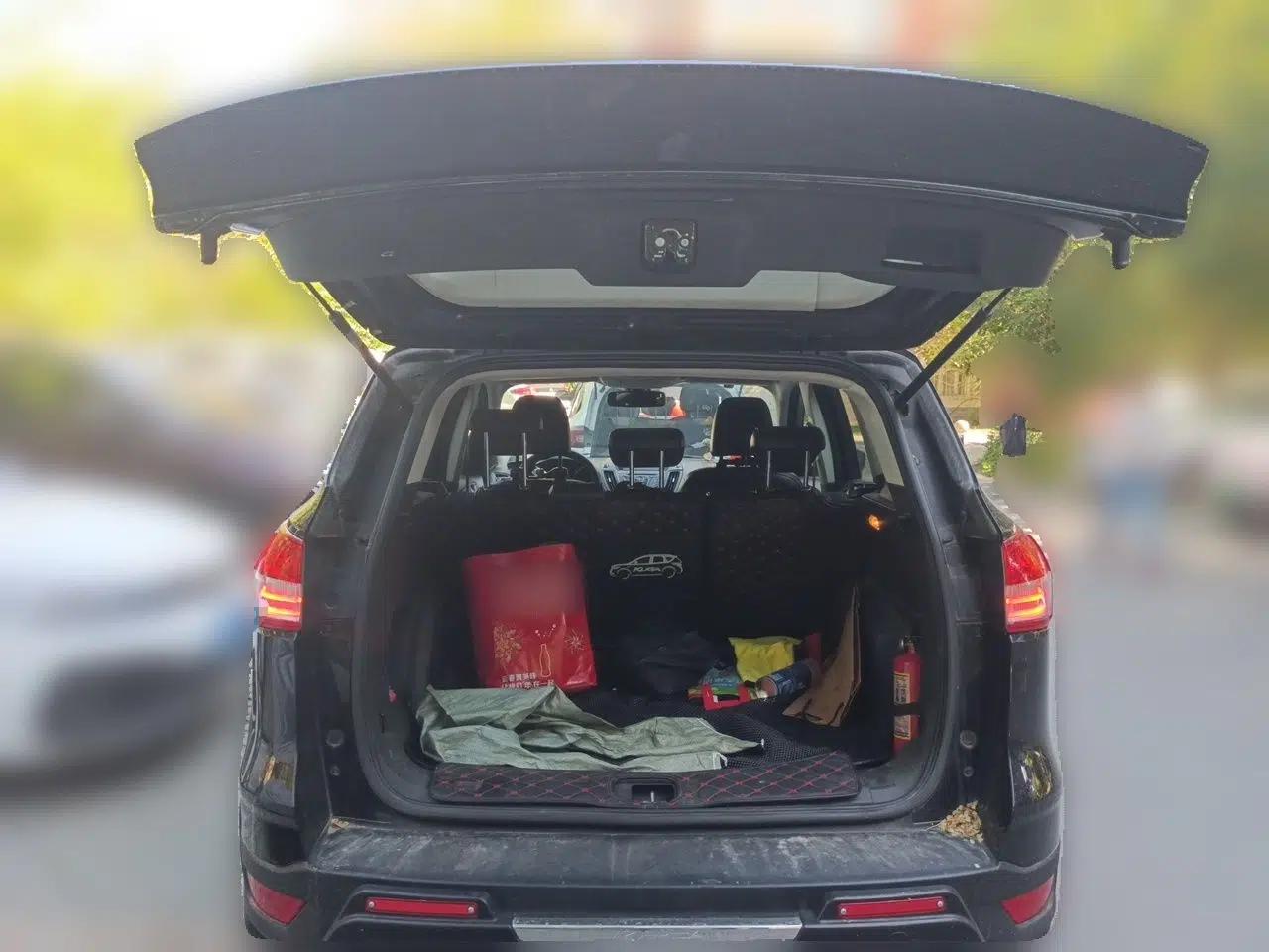 Ford Kuga 2013 1.6L GTDi Two-Wheel-Drive Trend Model — миниатюра 19