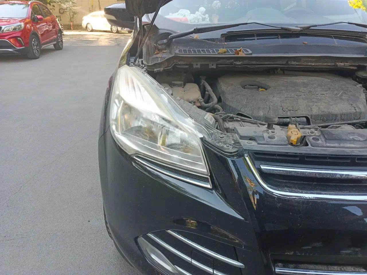 Ford Kuga 2013 1.6L GTDi Two-Wheel-Drive Trend Model — миниатюра 7