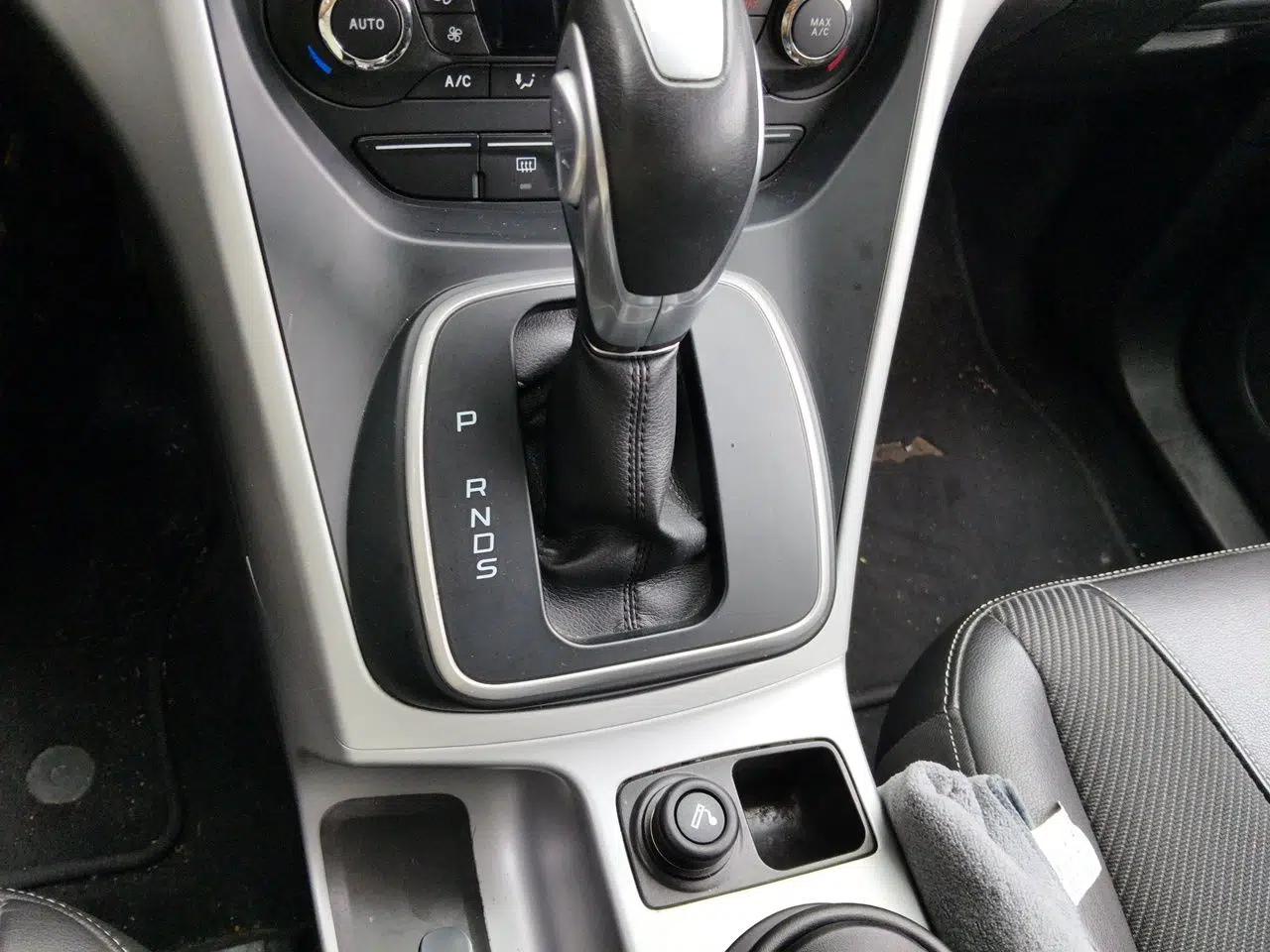 Ford Kuga 2015 1.5L GTDi Two-Wheel Drive Fashion Edition — миниатюра 14