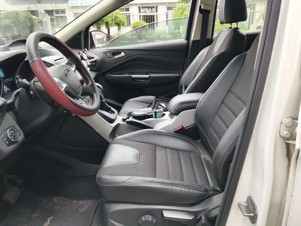 Ford Kuga 2015 1.5L GTDi Two-Wheel Drive Fashion Edition — миниатюра 15