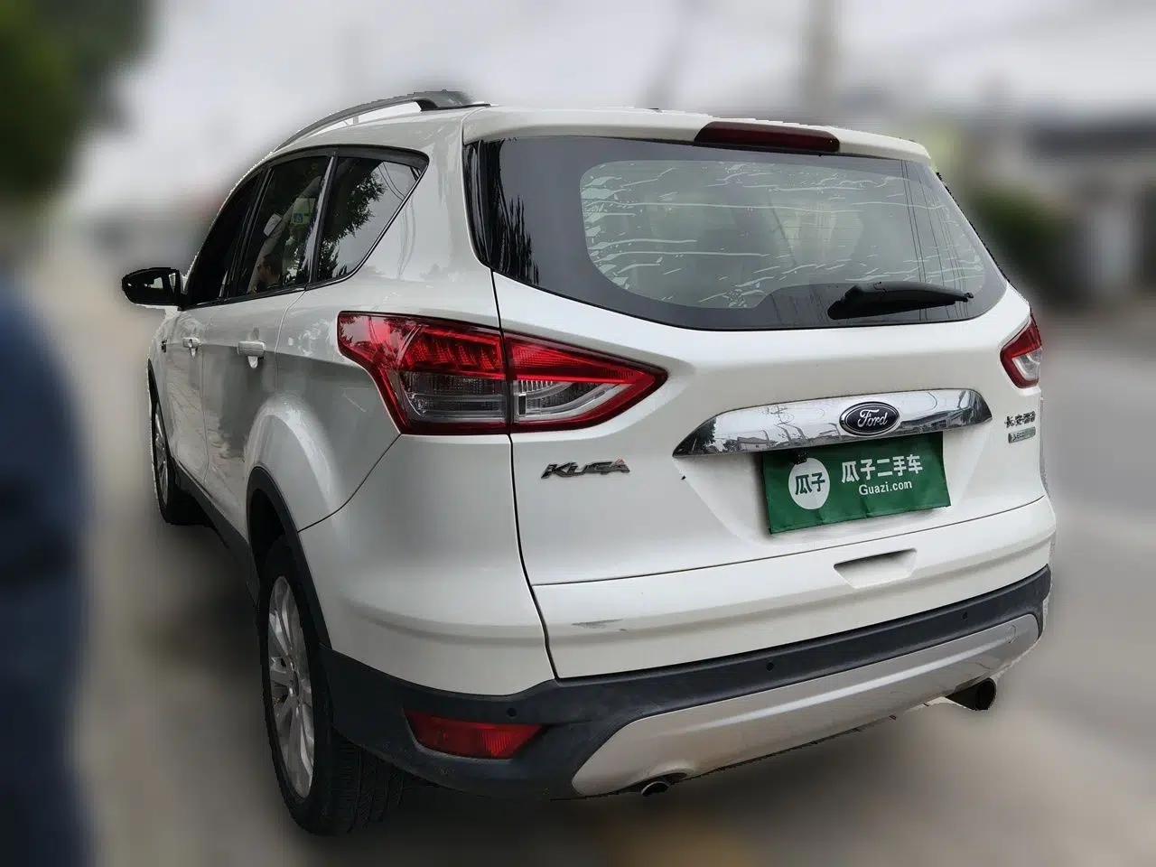Ford Kuga 2015 1.5L GTDi Two-Wheel Drive Fashion Edition — миниатюра 4
