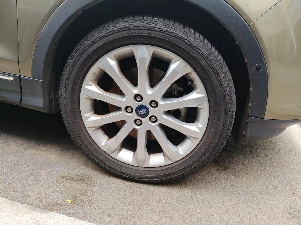 Ford Kuga 2013 2.0L GTDi Four-Wheel Drive Premium Model — миниатюра 8
