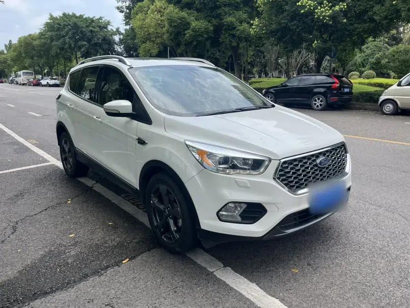 Ford Kuga 2019 EcoBoost 180 Two-Wheel-Drive Titanium Plus Model China V Standard — миниатюра 2