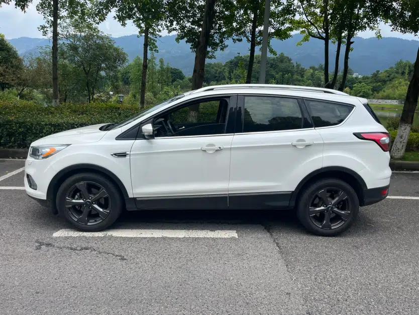Ford Kuga 2019 EcoBoost 180 Two-Wheel-Drive Titanium Plus Model China V Standard — миниатюра 4