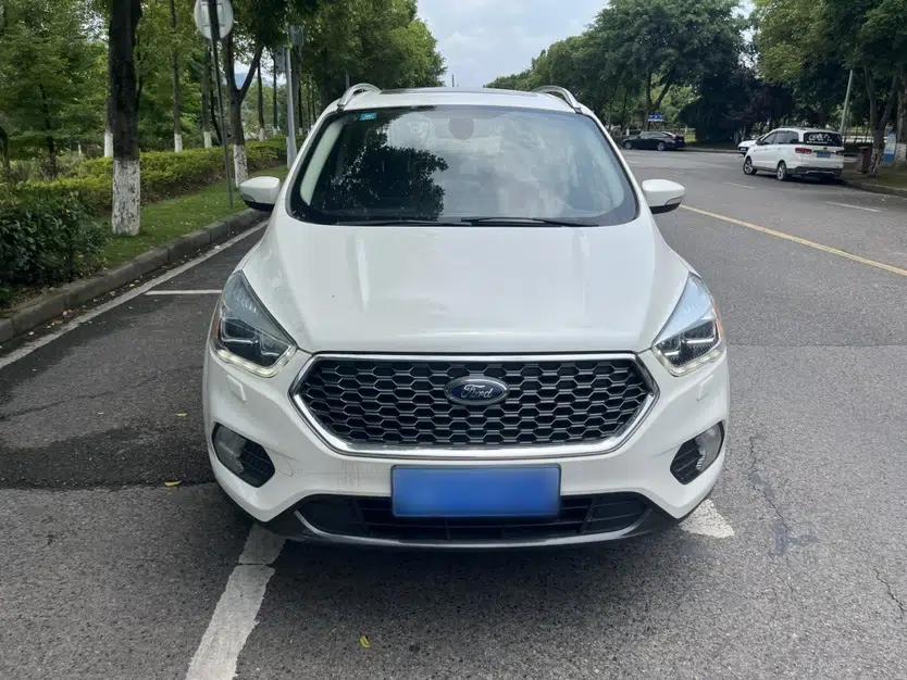 Ford Kuga 2019 EcoBoost 180 Two-Wheel-Drive Titanium Plus Model China V Standard — миниатюра 8