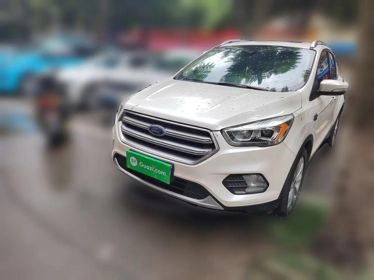 Ford Kuga 2017 EcoBoost 180 Two-Wheel-Drive Luxury Wing Edition — миниатюра 1