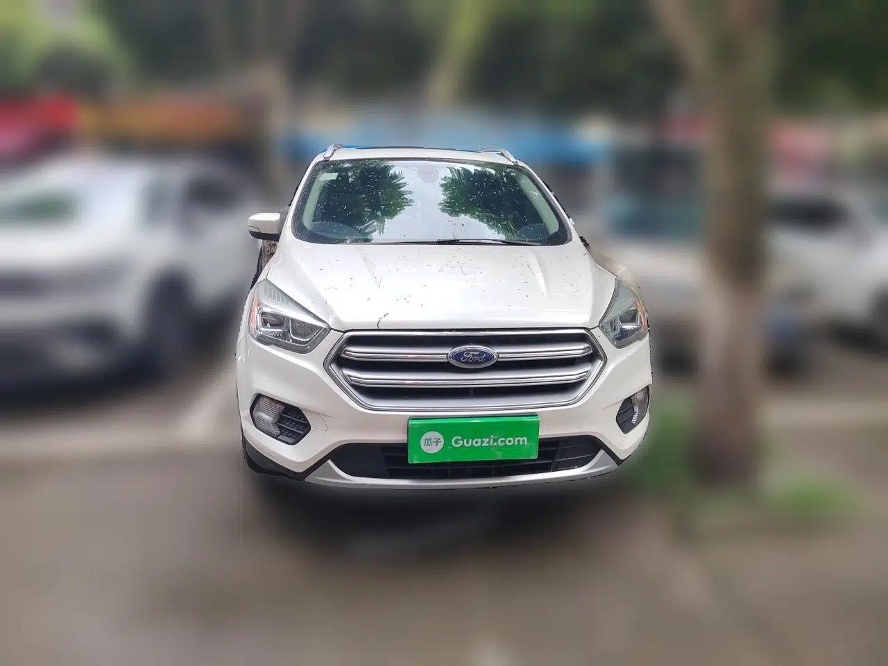 Ford Kuga 2017 EcoBoost 180 Two-Wheel-Drive Luxury Wing Edition — миниатюра 2