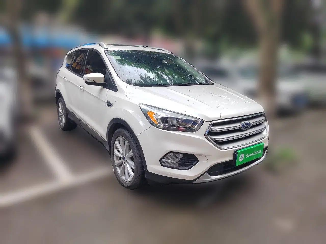 Ford Kuga 2017 EcoBoost 180 Two-Wheel-Drive Luxury Wing Edition — миниатюра 3