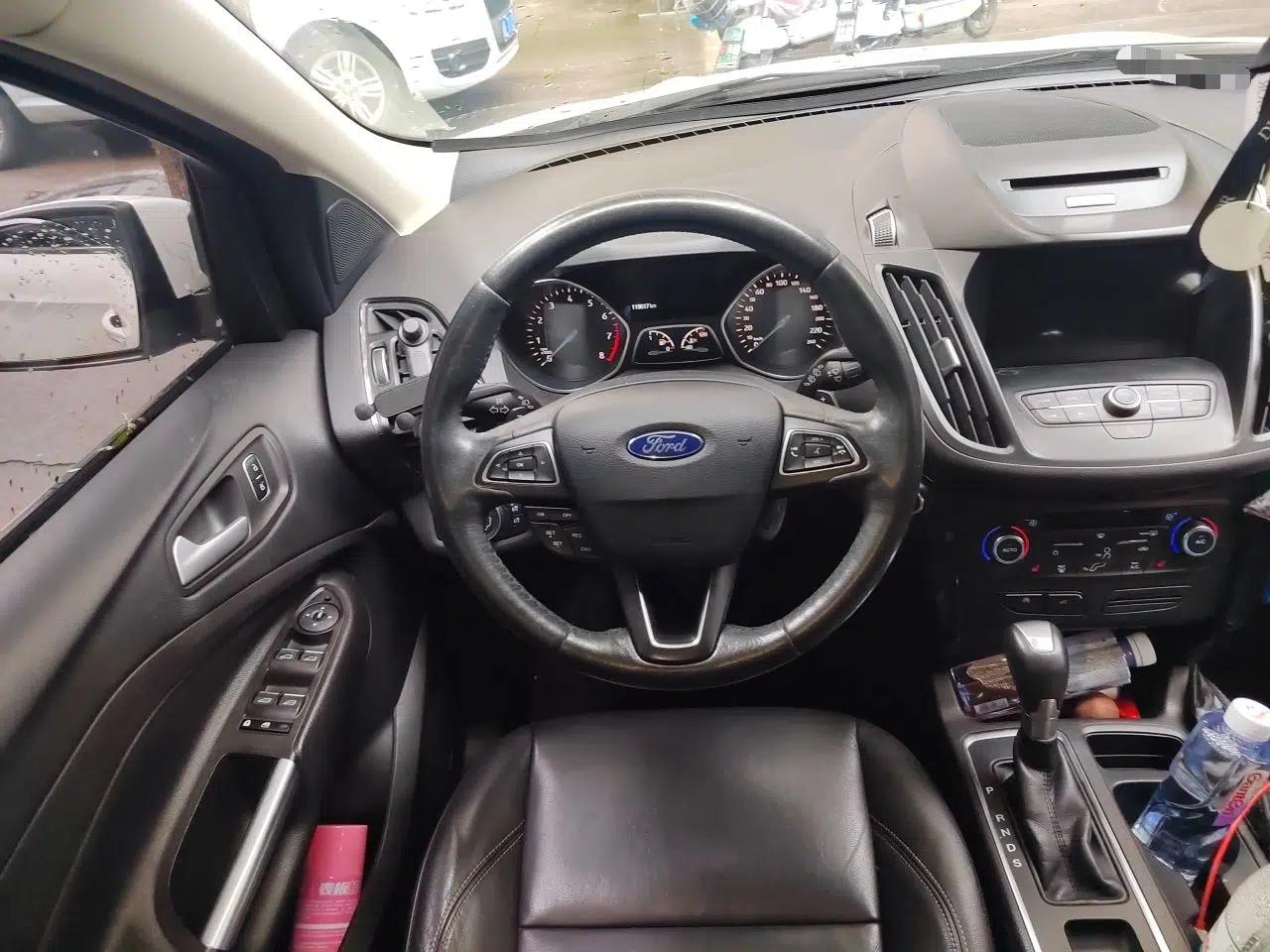 Ford Kuga 2017 EcoBoost 180 Two-Wheel-Drive Luxury Wing Edition — миниатюра 10