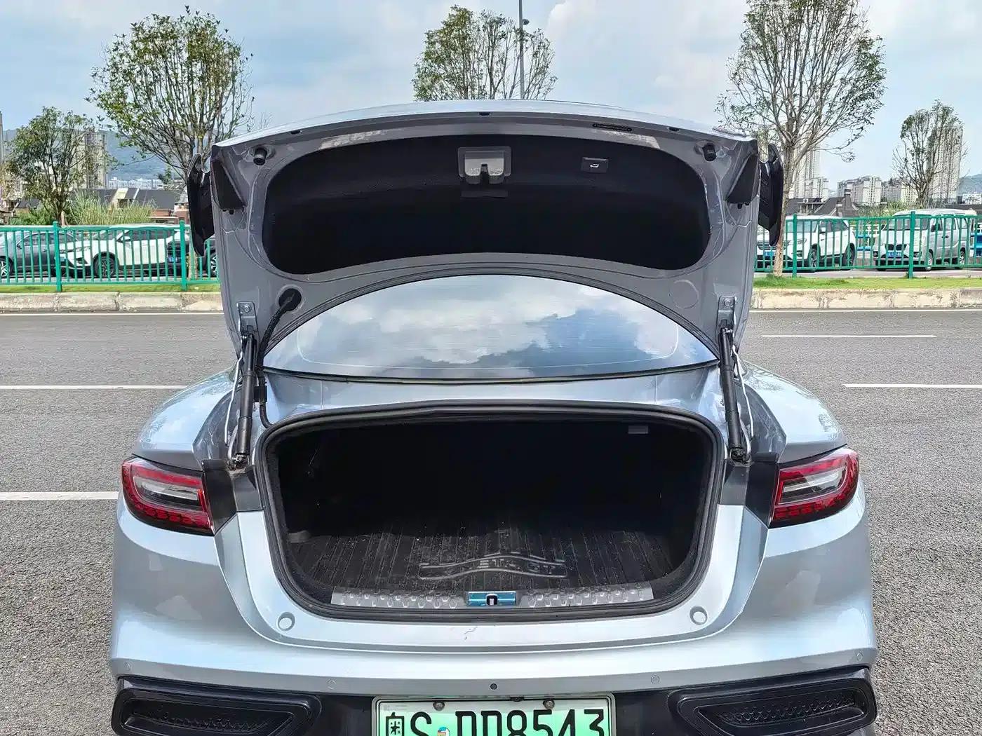 Nezha GT 2023 580 AWD Sport Edition — миниатюра 13