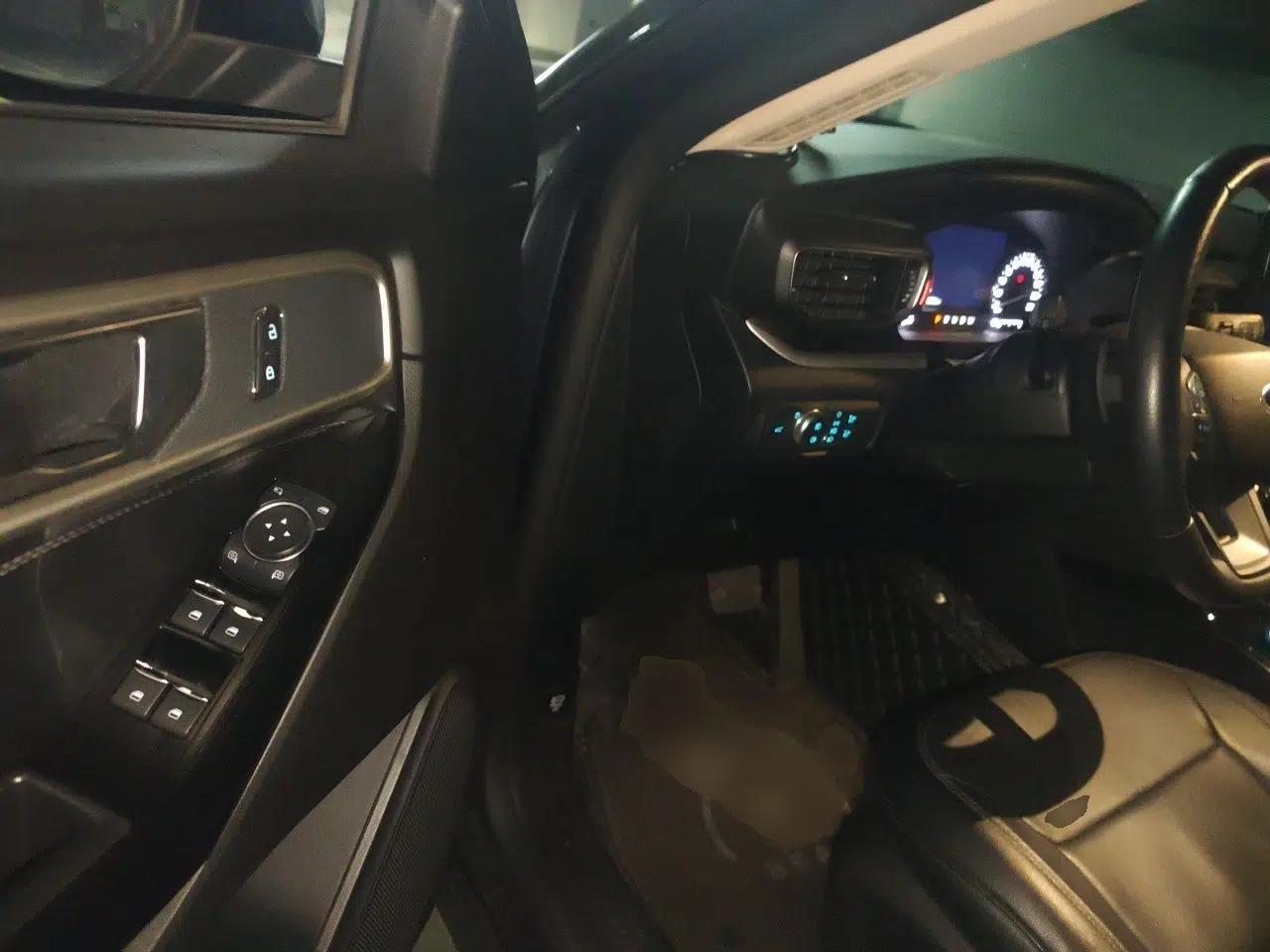 Ford Explorer 2020 EcoBoost 285 Rear-Drive Trend Edition 7-Seater — миниатюра 16