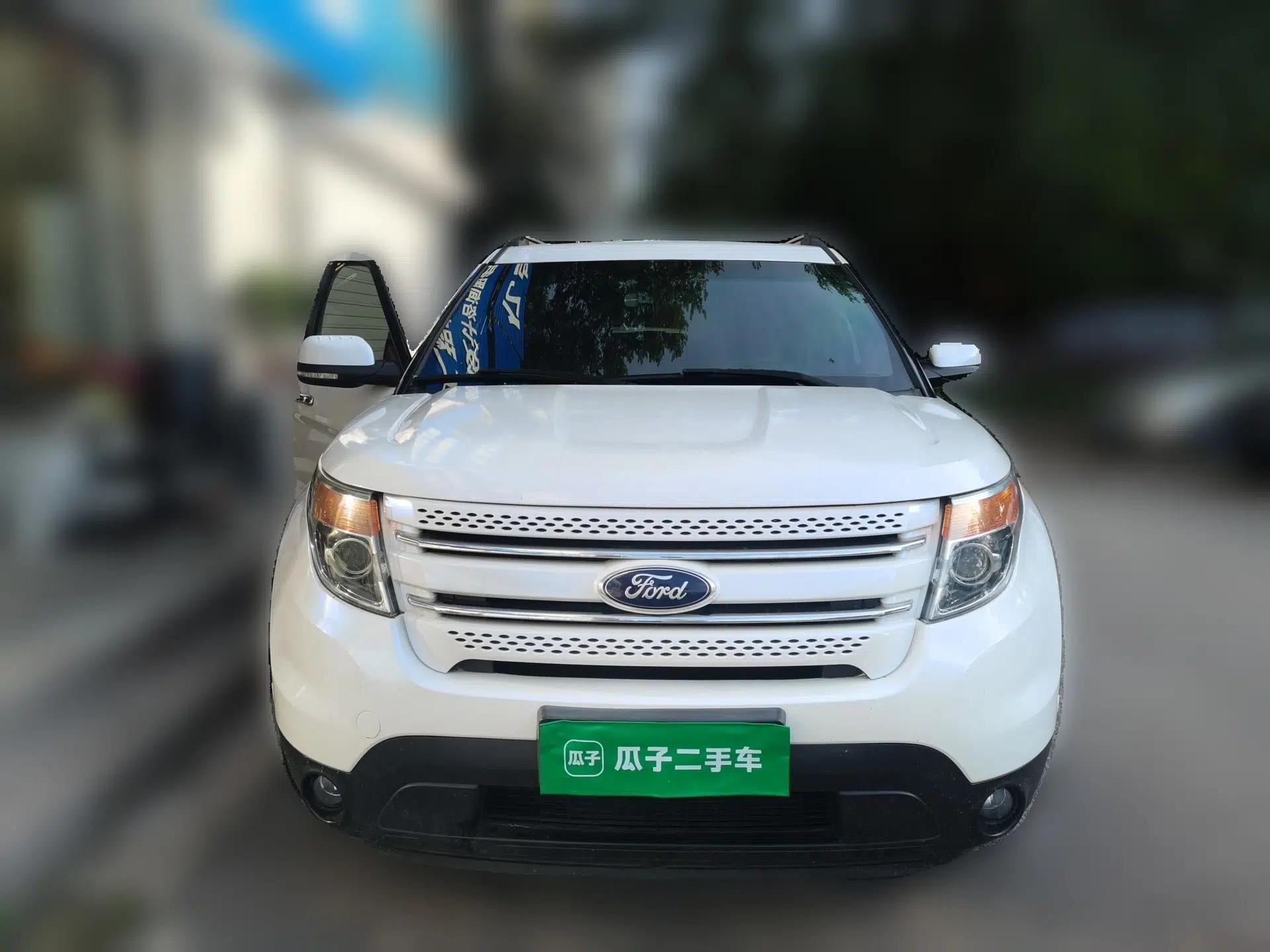 Ford Explorer 2013 3.5L Deluxe Model — миниатюра 2