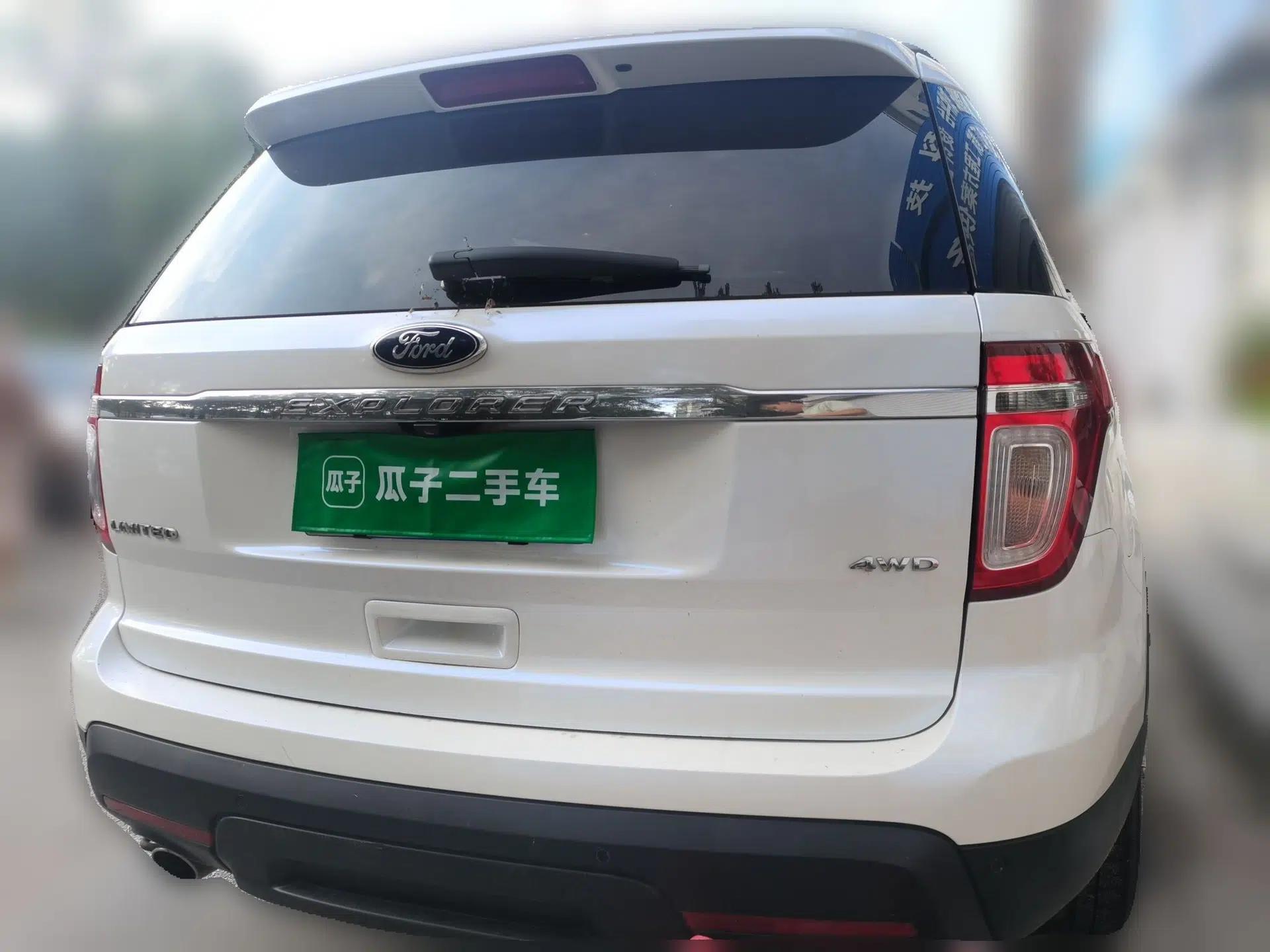Ford Explorer 2013 3.5L Deluxe Model — миниатюра 5