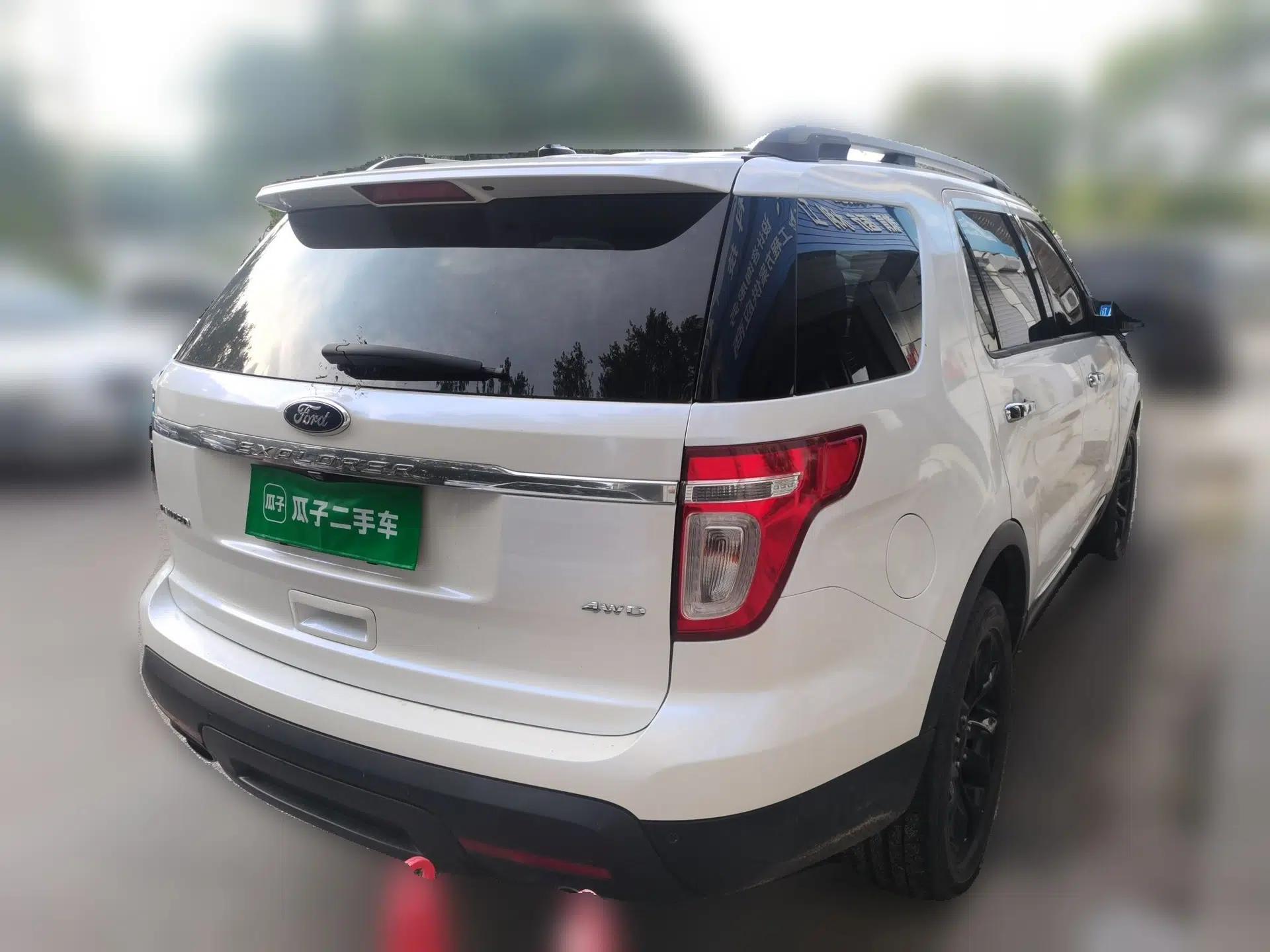 Ford Explorer 2013 3.5L Deluxe Model — миниатюра 6