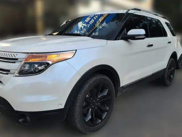 Ford Explorer 2013 3.5L Deluxe Model