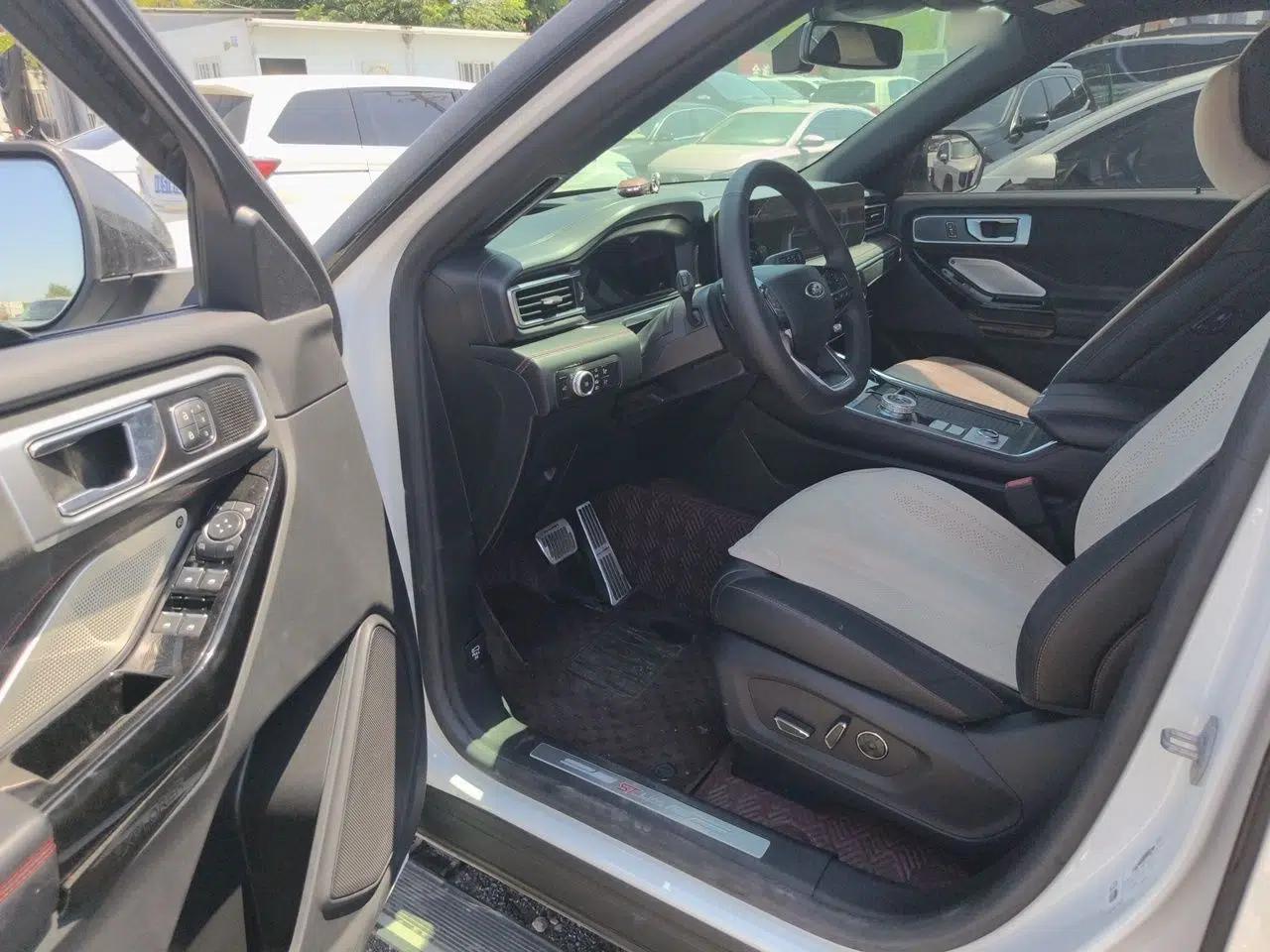 Ford Explorer 2023 EcoBoost 285 4x4 ST-LINE 7-Seater — миниатюра 16
