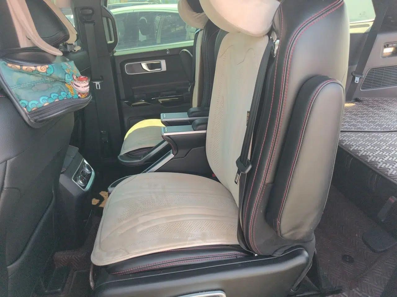Ford Explorer 2023 EcoBoost 285 4x4 ST-LINE 7-Seater — миниатюра 17