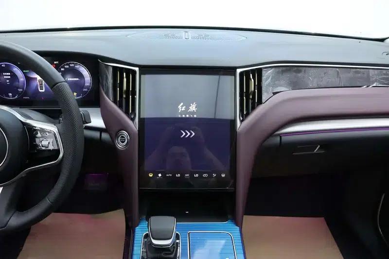 Hongqi HS7 PHEV 2025 2.0T AWD Flagship Edition 6-seater — миниатюра 15