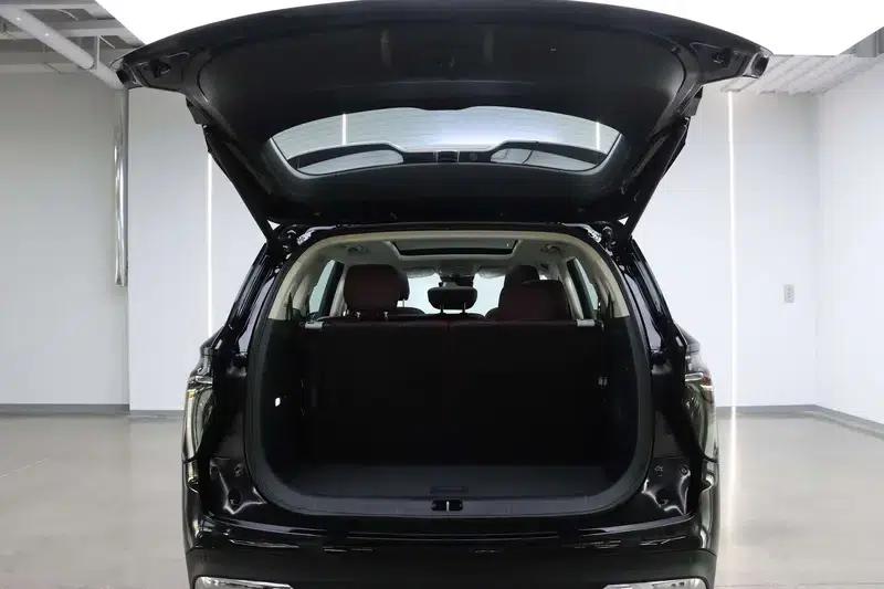 Hongqi HS7 PHEV 2025 2.0T AWD Flagship Edition 6-seater — миниатюра 27