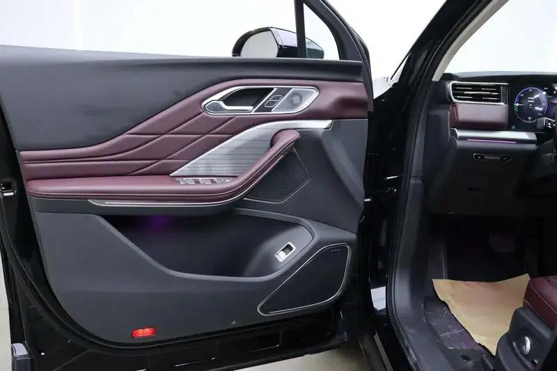 Hongqi HS7 PHEV 2025 2.0T AWD Flagship Edition 6-seater — миниатюра 10