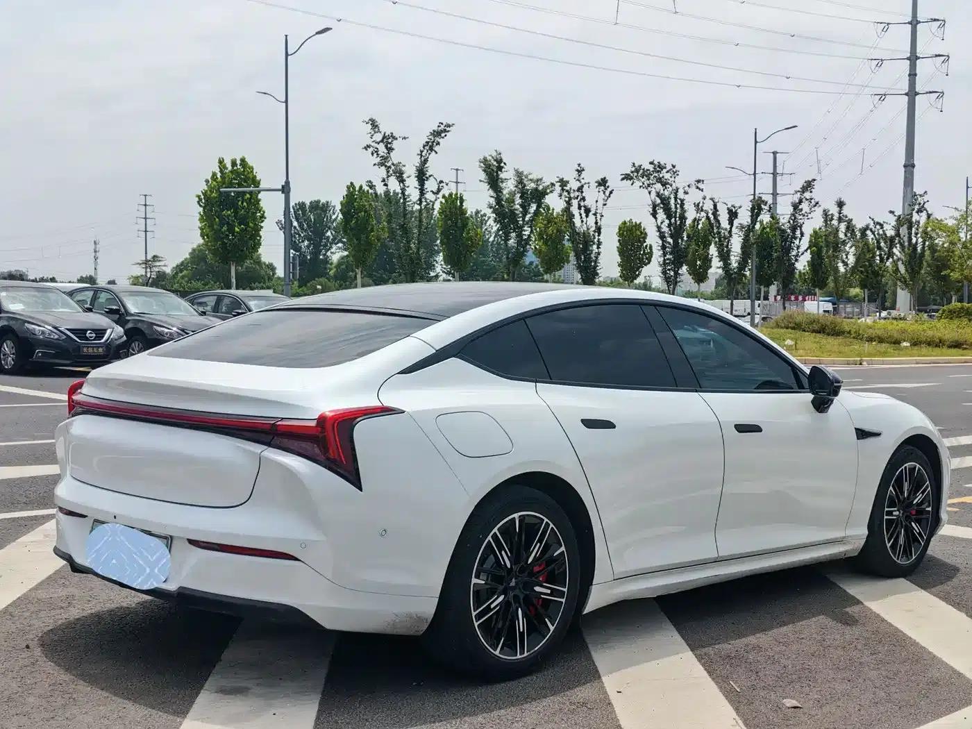 Nezha S 2022 Range Extended Version 1160km Rear-Wheel Drive Large Version — миниатюра 9