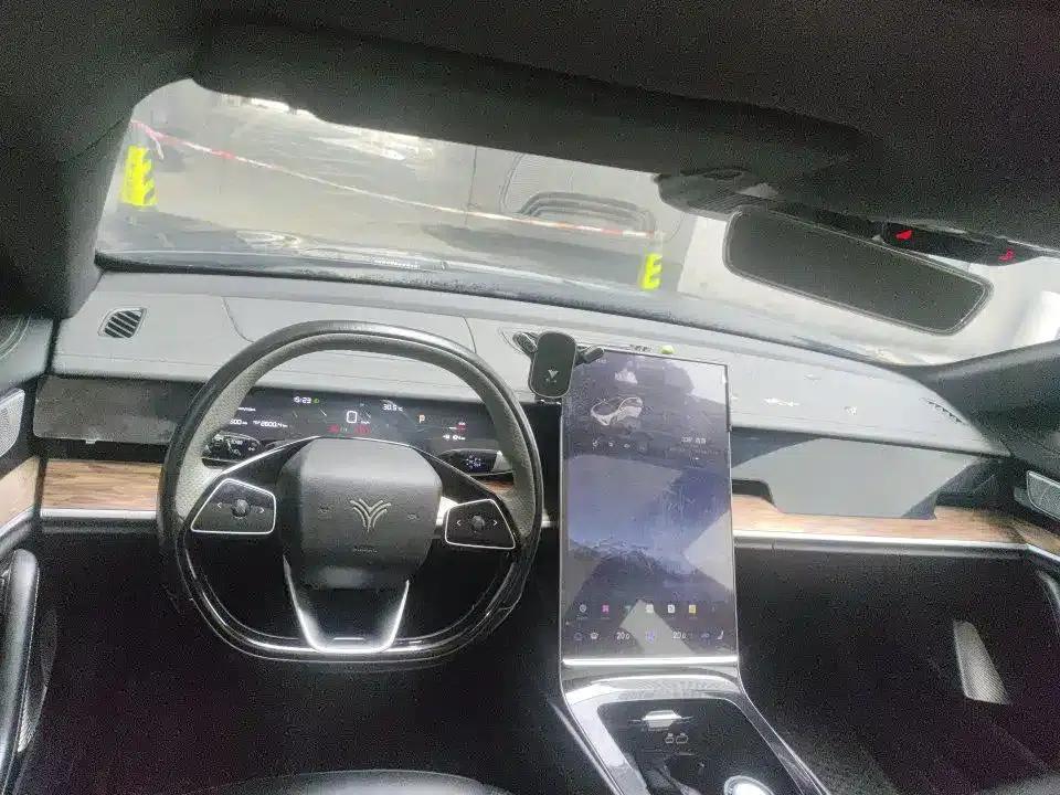 Nezha S 2023 Pure Electric 520km Rear-Wheel Drive Lite Edition — миниатюра 3