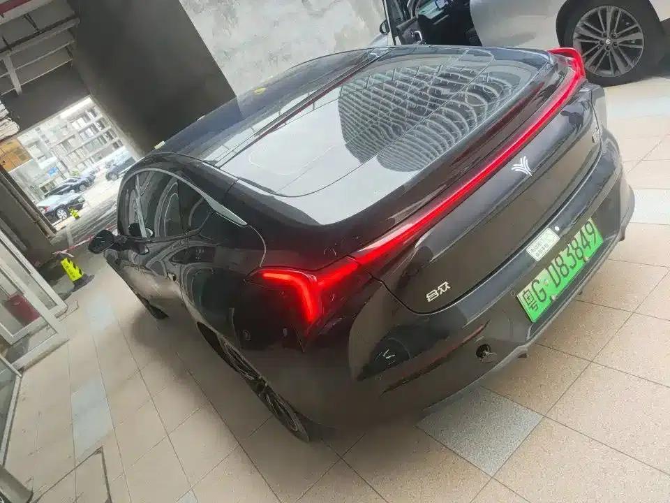 Nezha S 2023 Pure Electric 520km Rear-Wheel Drive Lite Edition — миниатюра 8