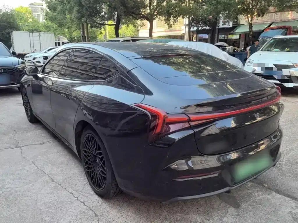Nezha S 2022 Pure Electric 650km Four-Wheel Drive Large Version — миниатюра 5