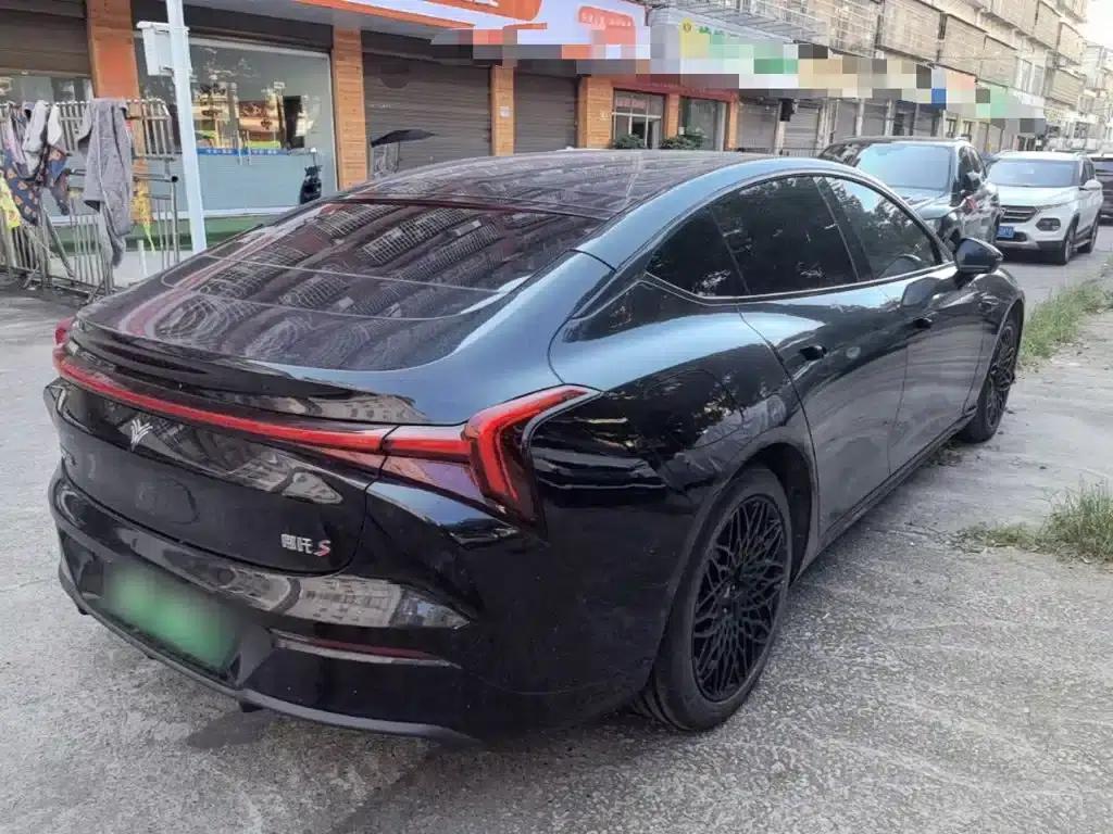 Nezha S 2022 Pure Electric 650km Four-Wheel Drive Large Version — миниатюра 7