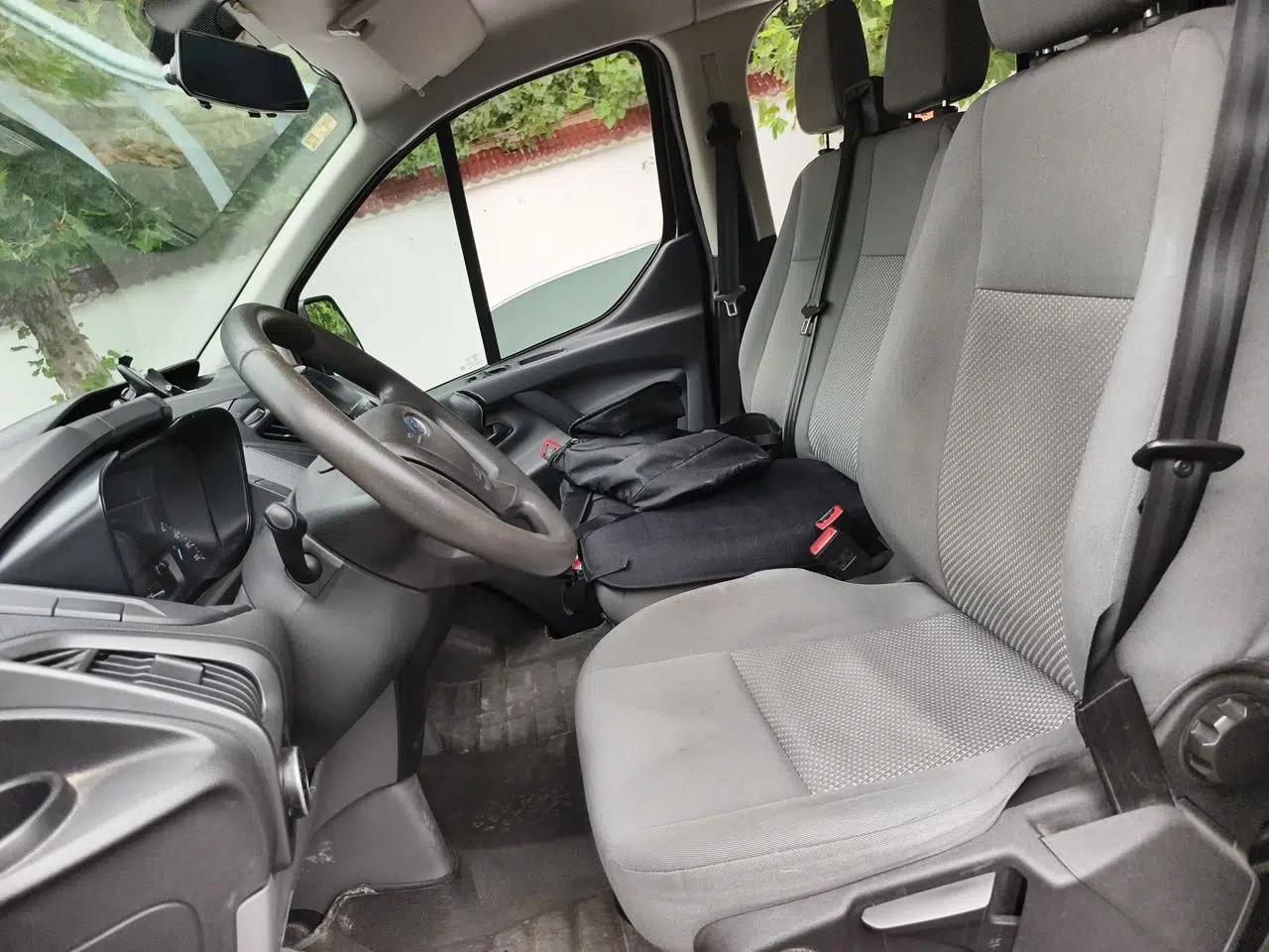 Ford Transit 2019 2.0T Diesel Multi-Purpose Commercial Vehicle Short Wheelbase Low Roof 6-Seater China VI Standard — миниатюра 15