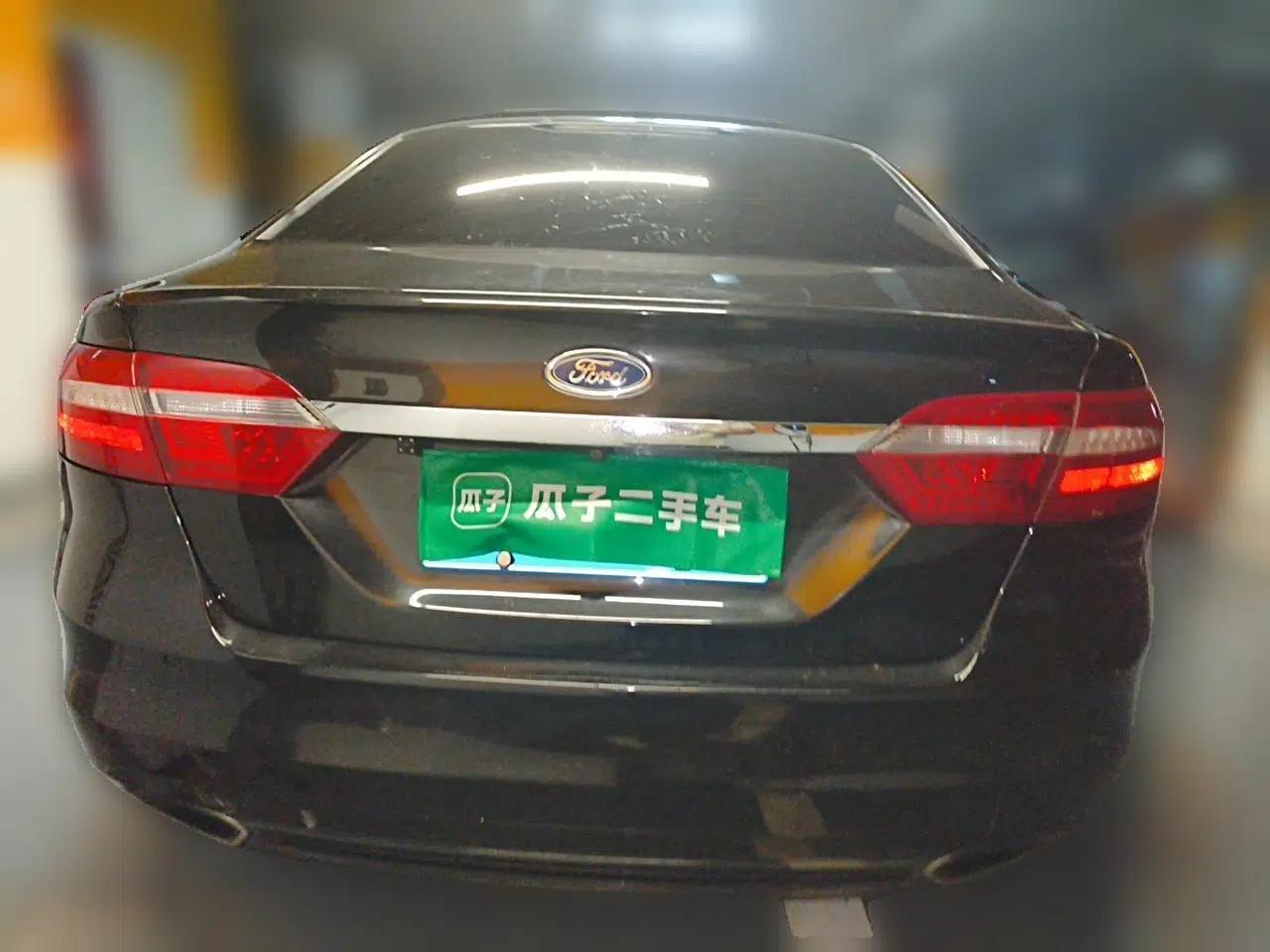 Ford Taurus 2015 EcoBoost 245 Luxury Model — миниатюра 5