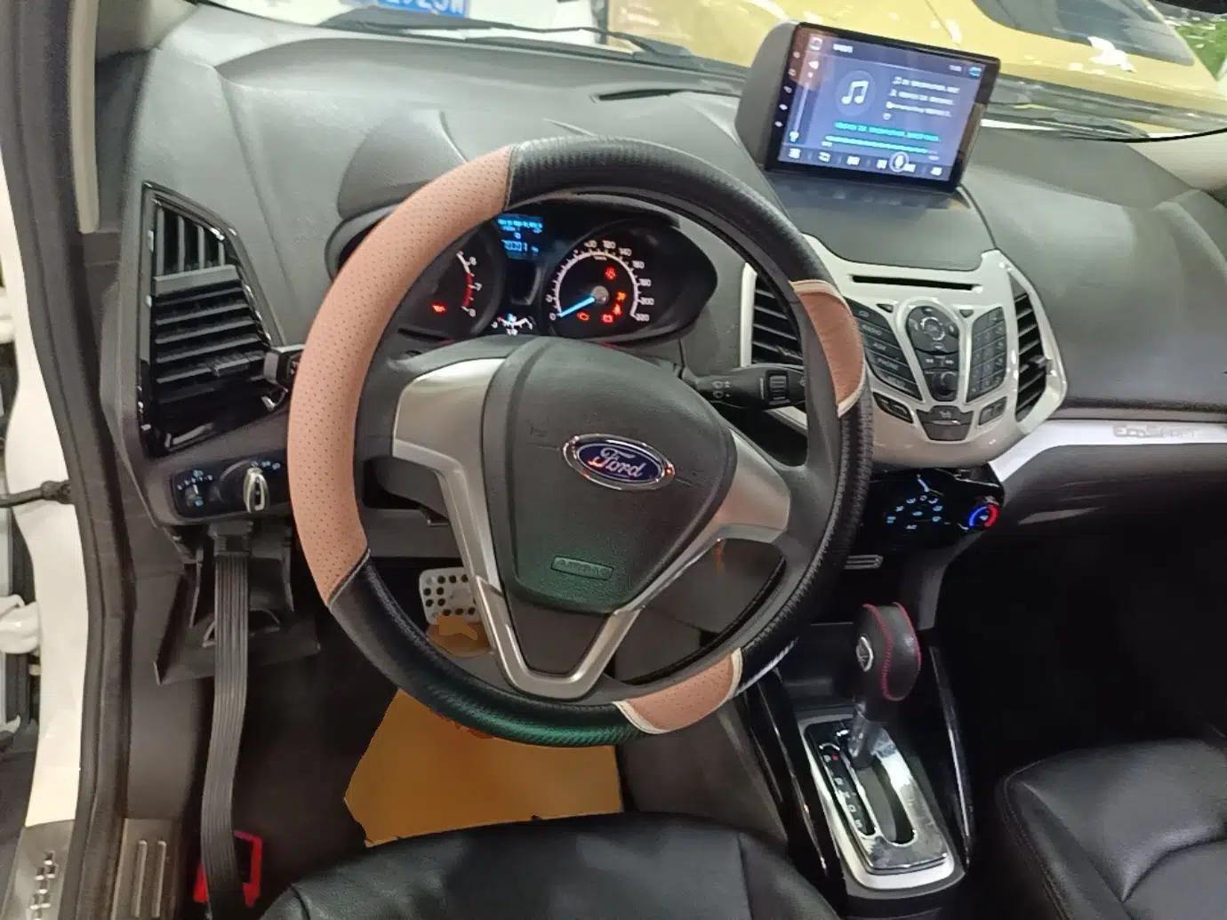 Ford EcoSport 2013 1.5L Automatic Fashion Model — миниатюра 13