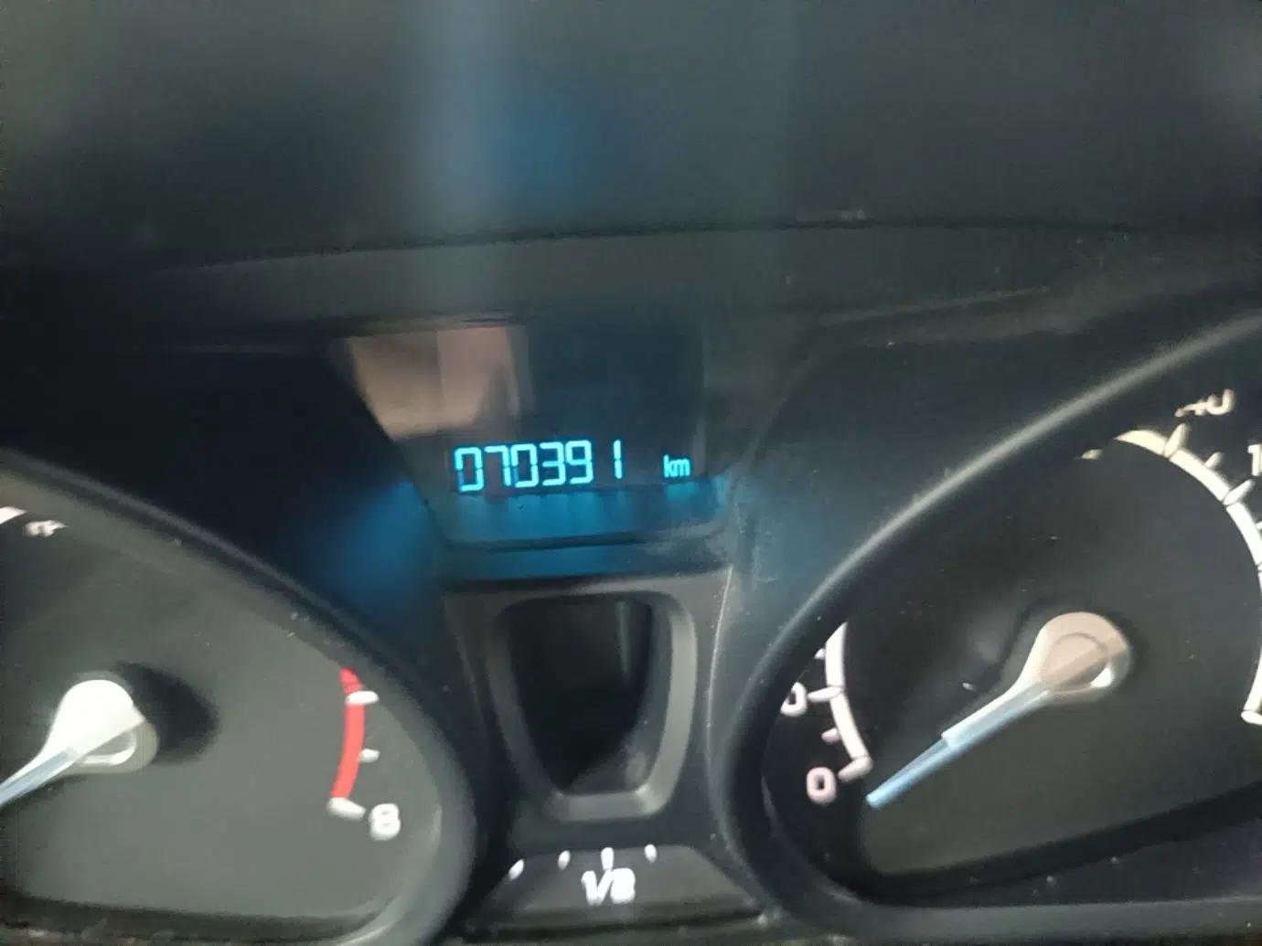 Ford EcoSport 2013 1.5L Automatic Fashion Model — миниатюра 14