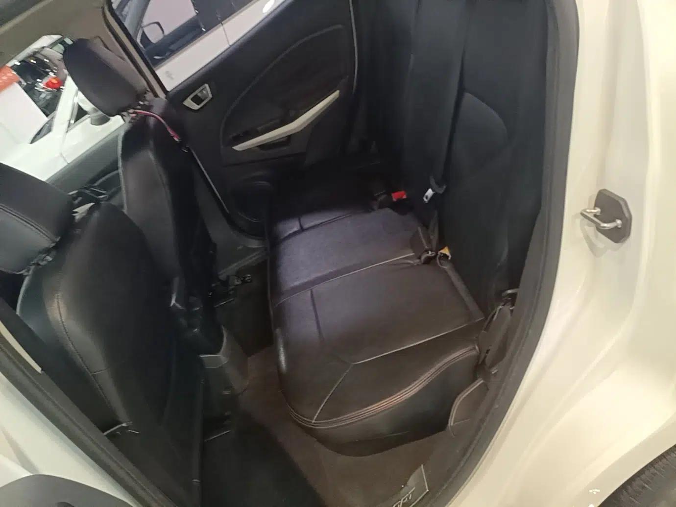 Ford EcoSport 2013 1.5L Automatic Fashion Model — миниатюра 20