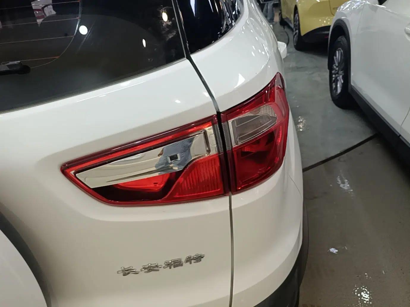 Ford EcoSport 2013 1.5L Automatic Fashion Model — миниатюра 9