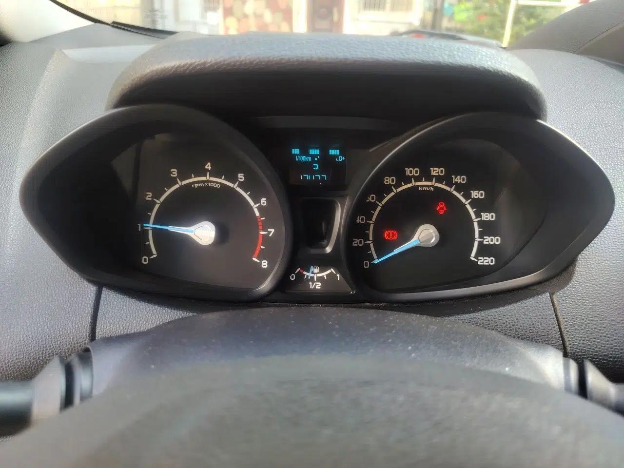 Ford EcoSport 2013 1.5L Automatic Fashion Model — миниатюра 11