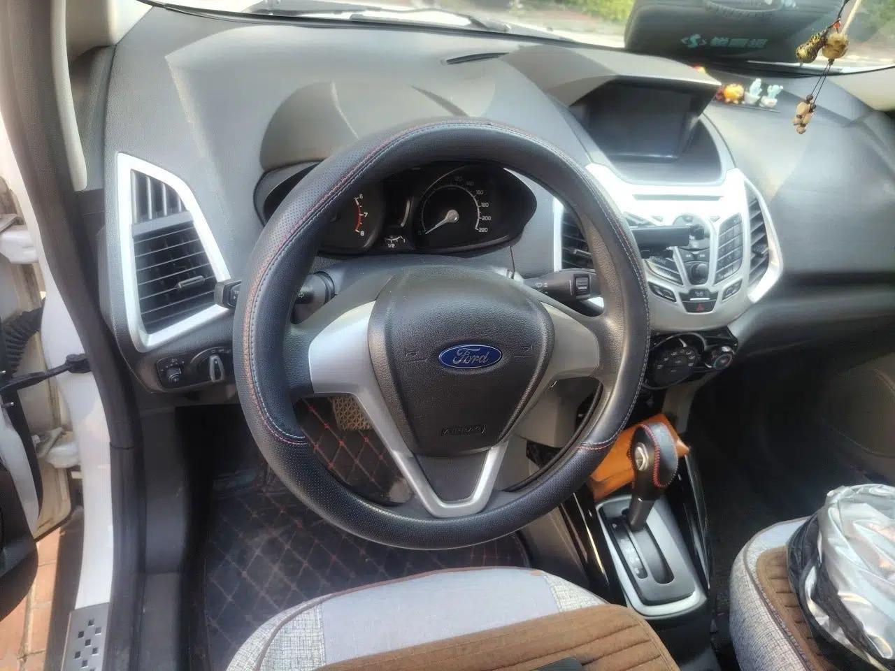 Ford EcoSport 2013 1.5L Automatic Fashion Model — миниатюра 10